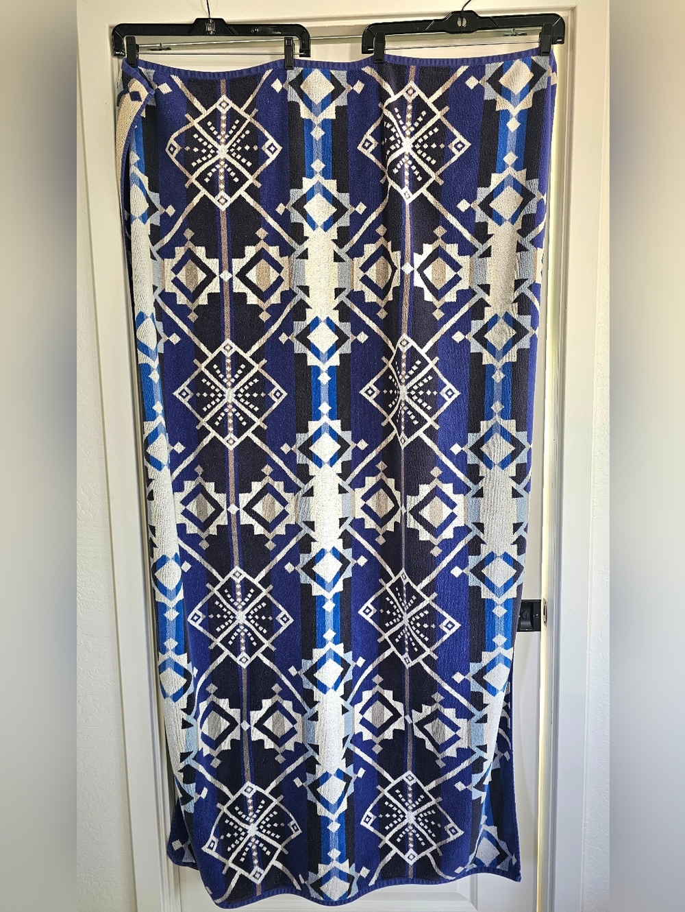 Large PENDLETON 100% Cotton Terry Blue Cream Beach Towl Bath Sheet 64"x39"